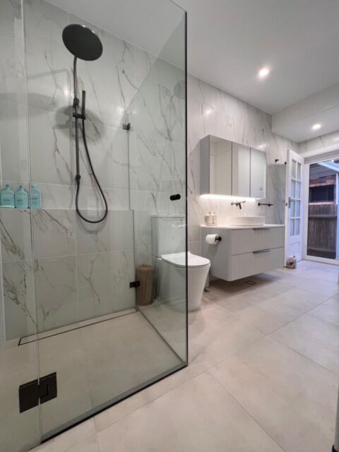 Walk-in shower and vanity